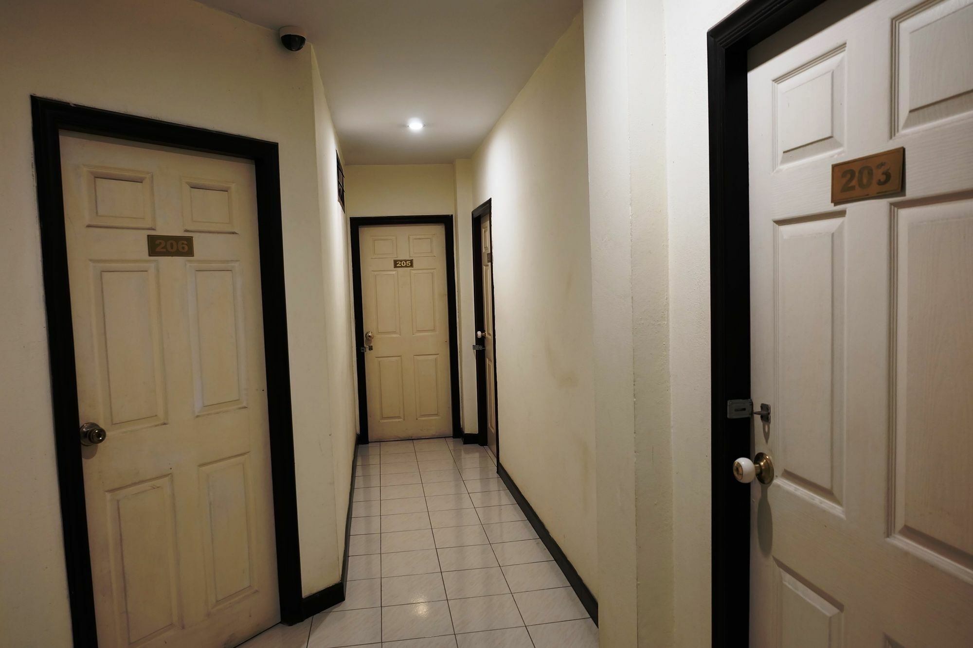 Parinya'S Apartment Pattaya Exterior photo